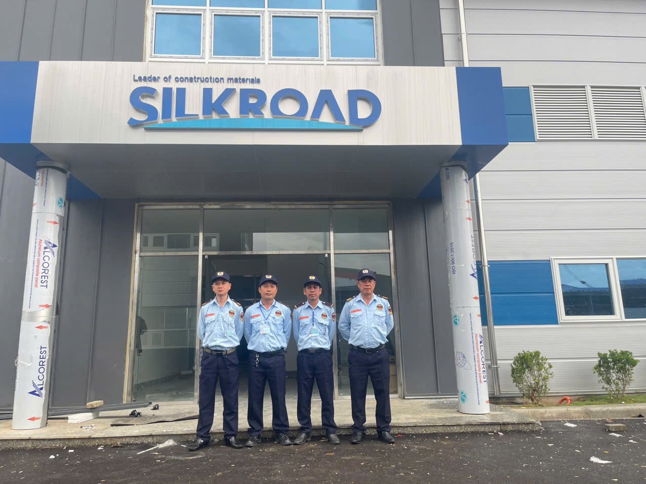 Bảo vệ Thành Long tại Nhà máy Silkroad