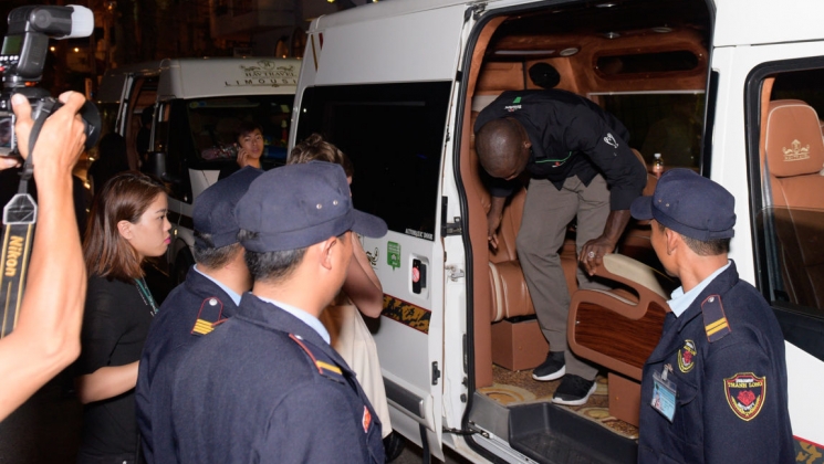 Rước cup C1 và hộ tống Ronaldinho