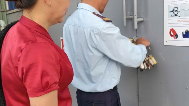 Hình ảnh Công tác Niêm phong và Kiểm soát An ninh Nhà máy - Công ty Bảo vệ Thành Long